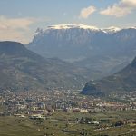Blick auf Bozen mit dem Schlern im Hintergrund