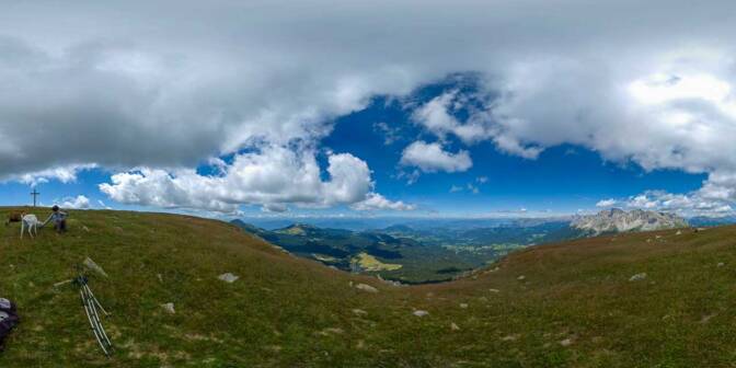 Am Zanggen mit Blick auf Südtirols Süden und den Latemar