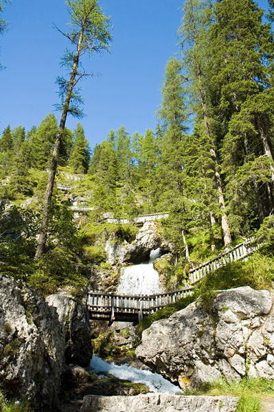 Die Vallesina Wasserfälle im Naturpark Adamello Brenta