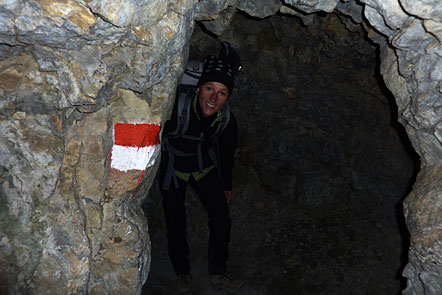 Kriegsstollen aus dem Ersten Weltkrieg auf dem Höhenweg "Alta Via Creste di Costabella Bepi Zac"