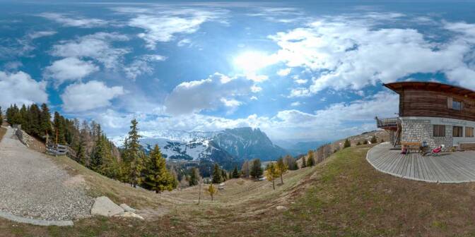 Blick auf den Schlern von der Puflatscher Hütte aus