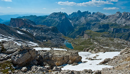 Im Herzen der Südtiroler Dolomiten: Naturpark Puez-Geisler mit Crespeina See.