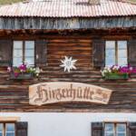 Almhaus, Almhütte, Berghaus, Schutzhaus, Schutzhütte, alpine hut, baita, chalet, mountain hut, refuge, rifugio