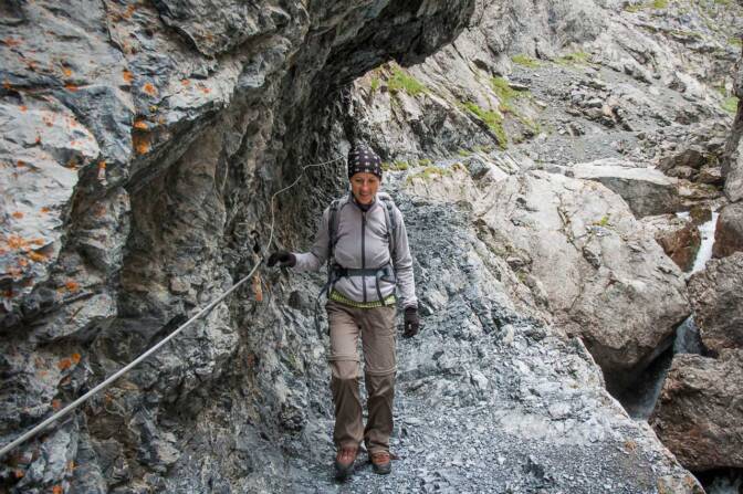 Hier beginnt die Uina-Schlucht mit ihrem beeindruckenden Felsenweg.