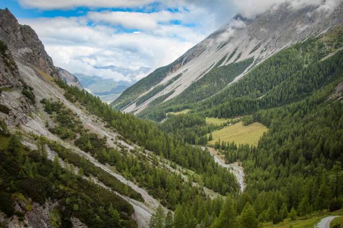Blick ins Uina Tal im Engadin