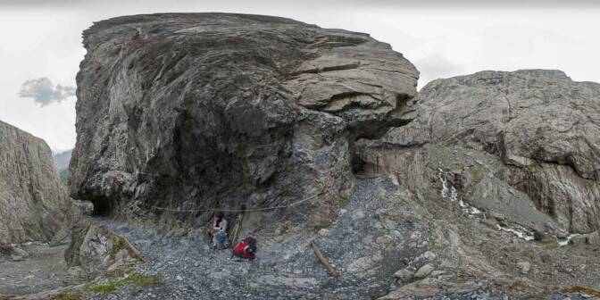 Auf dem Felsenweg in der Uina Schlucht
