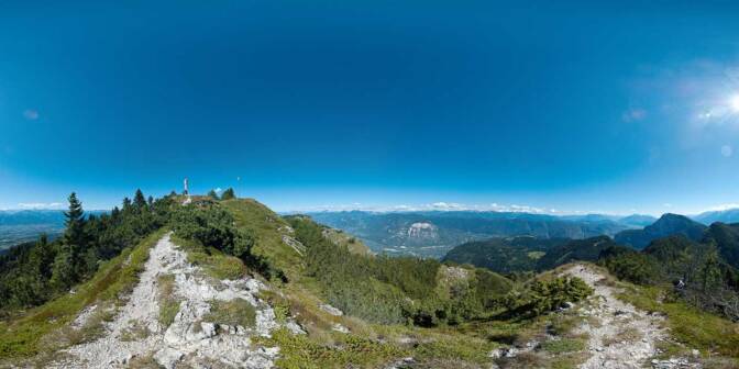 Am Tresner Horn hat mein einen wunderbaren Ausblick auf das Nonstal...