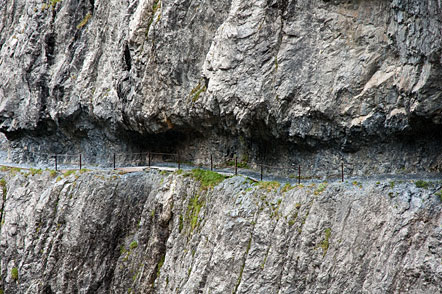 Felsenweg in der Uina Schlucht