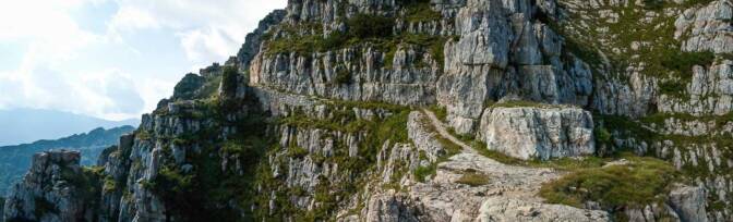 Die Straße der 52 Tunnel