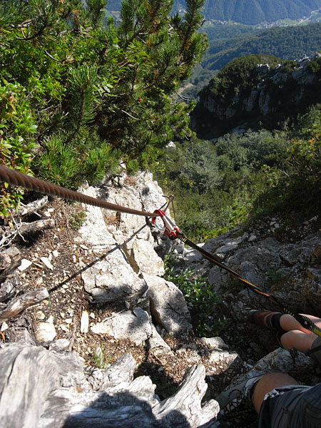 Sicherung beim Klettern im Klettersteig G. Falcipieri