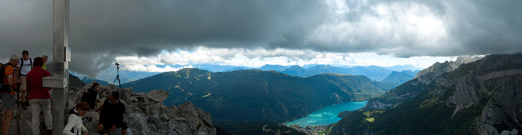 Der Molveno See in den Brenta Dolomiten