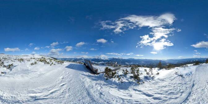360° Foto runder Tisch am Panoramaweg Ritten