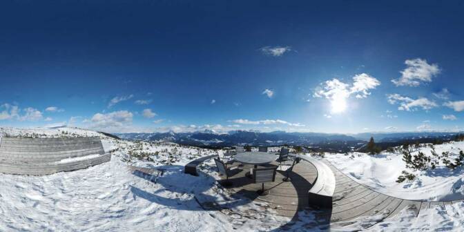 360° Foto runder Tisch am Panoramaweg Ritten