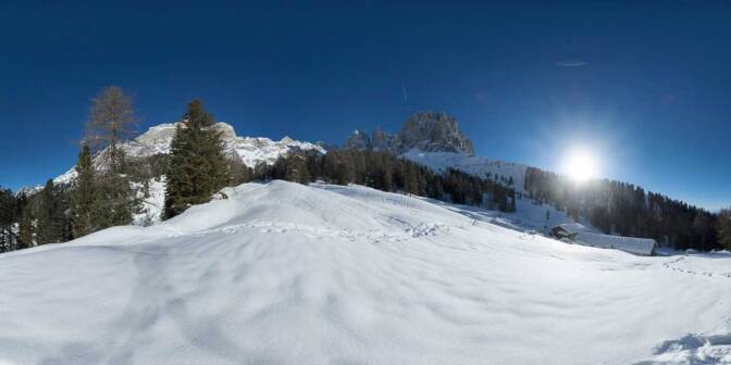 Haniger Schwaige am Fuße des Rosengartens. Blick auf die Vajolet Türme.