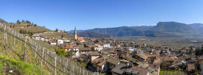 Tramin mit Weinberg Kastelatz