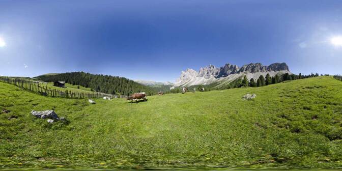 Auf der Brogles Alm am Fuße der Geislergruppe.