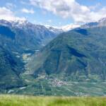 Morter im Vinschgau am Eingang zum Martelltal, dahinter die Ortlergruppe, Alto Adige, Berg, Berge, Gletscher, Latsch, Martell, Martelltal, Morter, Ortler, Ortlergruppe, South Tyrol, Sudtirol, Sudtirolo, Suedtirol, Südtirol, Tal, Valle, Vinschgau, glacier