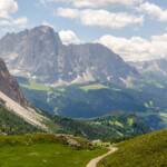 Plattkofel, Berg, Berge, Bergmassiv, Catinaccio, Catinaccio d’Antermoia, Kesselkogel, Langkofel, Plattkofel, Rosengarten, Rosengartengruppe, Sass Plat, Sasso Lungo, Sasso Piatto, Serpentinenweg, Wanderweg, Weg, cammino, sentiero, way