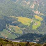 Über dem Weißbrunnsee, Alm, Gewässer, Matte, See, Stausee, Ulten, Ultental, Ultimo, Val d’Ultimo, Vogelperspektive, Weide, Weißbrunnsee, lago, lake