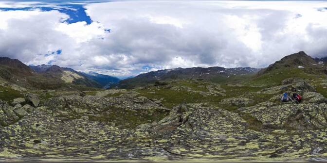 Talschluss Ultental: Blick hinunter zum Weißbrunnsee