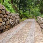 Kopfsteinpflaster-Wanderweg, E5, Europäischer Fernwanderweg, Europäischer Höhenwanderweg, Europäischer Höhenweg, Europäischer Wanderweg, Kopfsteinpflaster, Kopfsteinpflasterweg, Steinweg, Waldweg, Wanderweg, Weg, cammino, sentiero, wandern, way