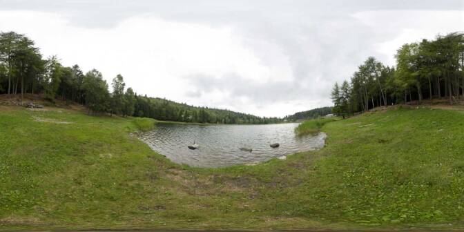 Der Bergsee Lago Santo im Cembratal liegt direkt am Europäischen Fernwanderweg Nr. E5