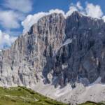 Schutzhütte A. Tissi, Almenlandschaft, Almhaus, Almhütte, Almlandschaft, Antonio Tissi, Berghaus, Cima delle Busazze, Cime di Mede, Civetta, Civetta-Gruppe, Civetta-Massiv, Civetta-Moiazza-Gruppe, Civettagruppe, Civettamassiv, Civettaspitzen, Civettatürme, Dolomiten, Monte Coldai, Monte Moiazetta, Schutzhaus, Schutzhütte, Schutzhütte A. Tissi, Torre Coldai, Torre Venezia, Torre d’Alleghe, Torre di Valgrande, alpine hut, baita, chalet, mountain hut, refuge, rifugio