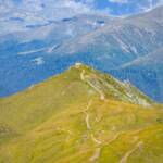 Altes Zollhaus auf dem Helm, Berglandschaft, Fernwanderweg, Gebirge, Gebirgslandschaft, Helm, Karnischer Höhenweg, Monte Elmo, Wanderweg, Weitwanderweg, Zollhaus, sentiero