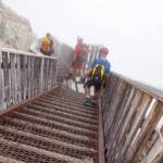 Abstieg Tofana di Mezzo, Abstieg, Bergsteigen, Kletterer, Steg, Stiege, Stufen, Tofana, Tofana di Mezzo, Tofane, Tofane Gruppe, Tofane-Gruppe, Tofanegruppe, Treppe, Treppen, Treppenstufen, klettern, scala