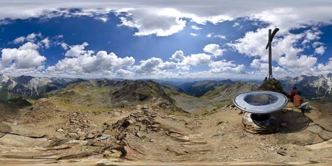 Panoramatisch am Gipfel der Antholzer Rotwand