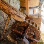 Kleines Mühlrad, Erlebniswanderweg, Erlebnisweg, Lehrpfad, Lehrweg, Mühle, Mühlrad, Naturerlebnisweg, Naturlehrpfad, Proveis, Themenweg, Wasser, Wasserkraft, Wasserrad