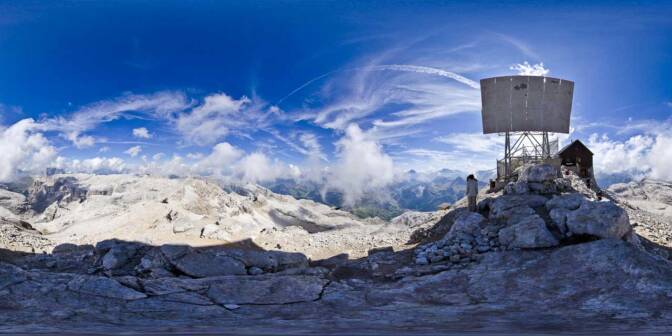 Der Gipfel des Piz Boè ist erreicht.