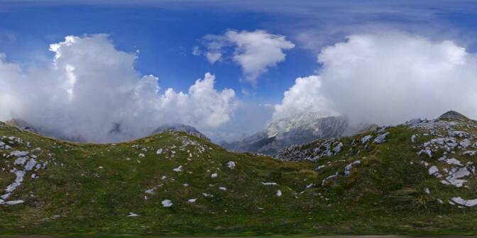 Auf der Punta Telegrafo hoch über dem Gardasee, den wir heute leider nicht sehen können.