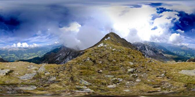 Blick vom Hochwart hinunter ins Ultental mit Zoggler Stausee