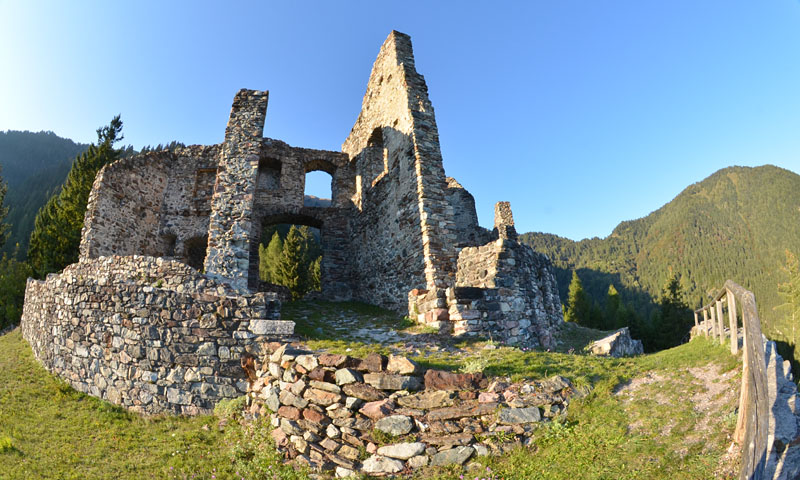 Castel Altaguardia 02