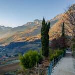 Auf der Tappeinerpromenade, Berg, Berge, Meran, Mutkopf, Spaziergang, Spaziergänger, Spazierweg, Tappeinerpromenade, Tappeinerweg, Texelgruppe, Wanderweg, Weg, cammino, passeggiata Tappeiner, sentiero, way