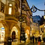 Meraner Lauben im Advent, Advent, Beleuchtung, Christkindlmarkt, Einkaufsstraße, Meran, Meraner Advent, Meraner Lauben, Weihnachten, Weihnachtsbeleuchtung, Weihnachtsmarkt, Weihnachtsschmuck, beleuchtet, leuchtet