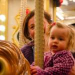 Lisa auf dem Karussell, Irene, Karussell, Kinderkarussell, Lisa, Weihnachtsmarkt