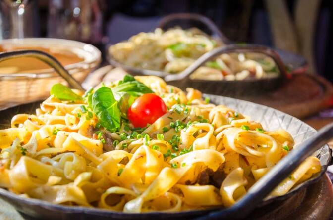 Bandnudel mit Wildragout beim Tirler