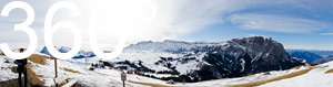 Auf der Seiser Alm mit Blick auf Schlern und Langkofel