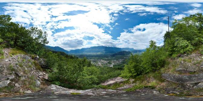 Auf dem Schlossberg über Auer am Ende der Katzenleiter