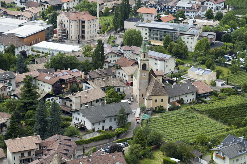 Blick auf Auer im Südtiroler Unterland