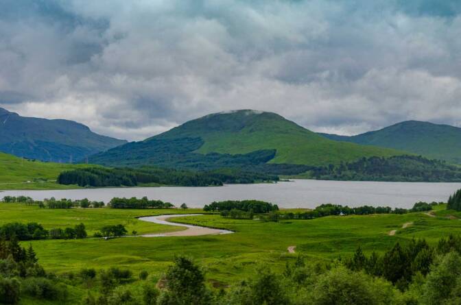 Nicht lake, sondern "loch" nennt man in Schottland bzw. in den Highlands einen See