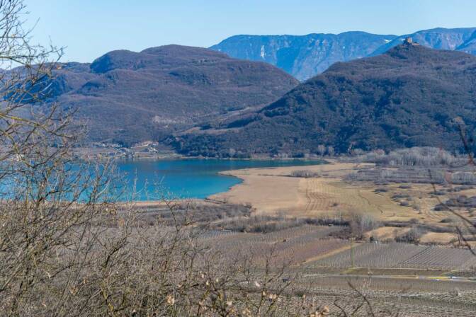 Der Kalterer See ist immer wieder einen Spaziergang oder eine Rundwanderung wert.