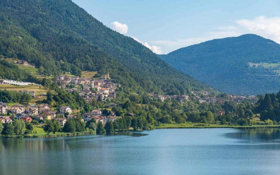 Lago di Serraia mit Sternigo