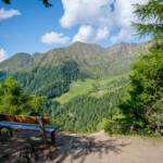 Blick zur Mahd-Alm unterm Hirzer, Alm, Bank, Klammeben, Matte, Weide