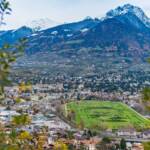 Pferderennplatz vom Marlinger Waalweg aus gesehen, Ifinger, Ivigna, Meran, Pferderennplatz