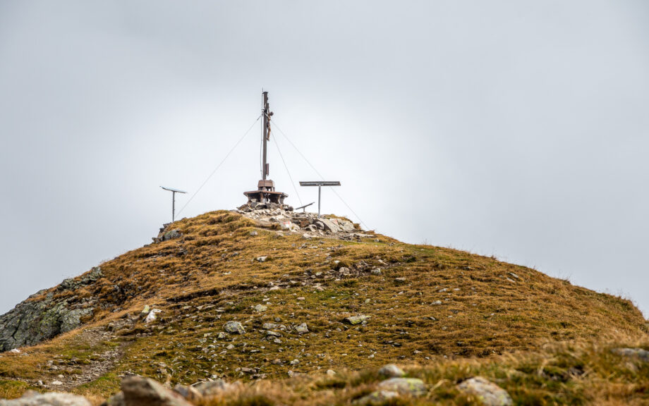 Gipfelkreuz Kassianspitze über dem Latzfonser Kreuz