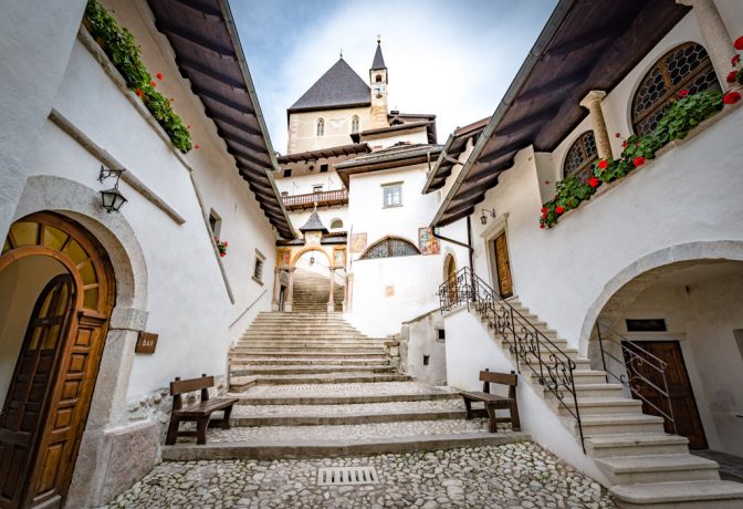 Eingangsbereich Wallfahrtskirche San Romedio