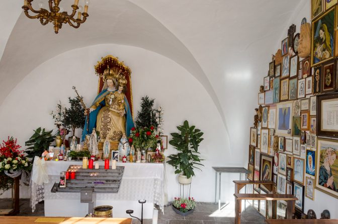 In der Kapelle neben der Wallfahrtskirche Maria Trens